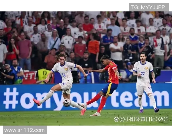 球星跨界挑战乒乓足球 展现惊人反应与球技的精彩对决